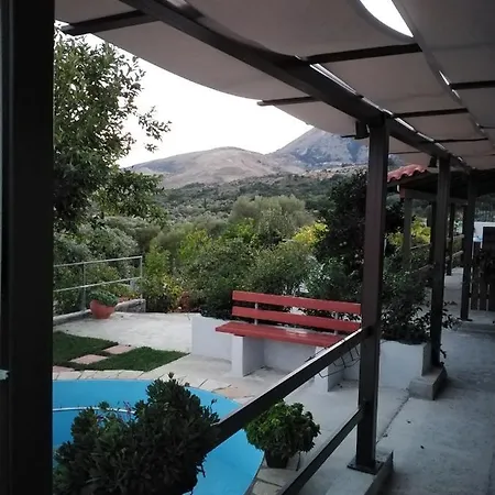 With Pool In Tzanata Kefalonia Ferienhaus Dhimisianáta
